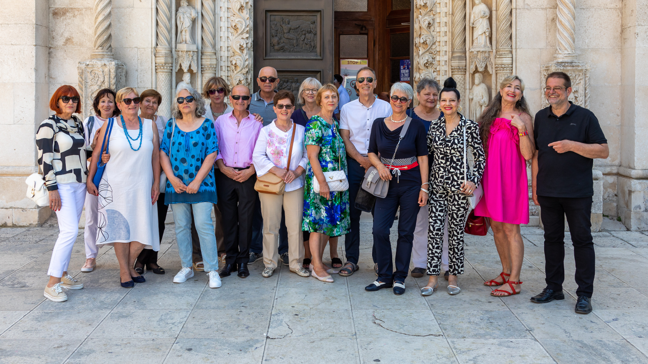 Bivši učenici šibenske Ekonomske škole okupili se pola stoljeća nakon mature