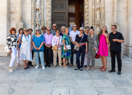 Bivši učenici šibenske Ekonomske škole okupili se pola stoljeća nakon mature