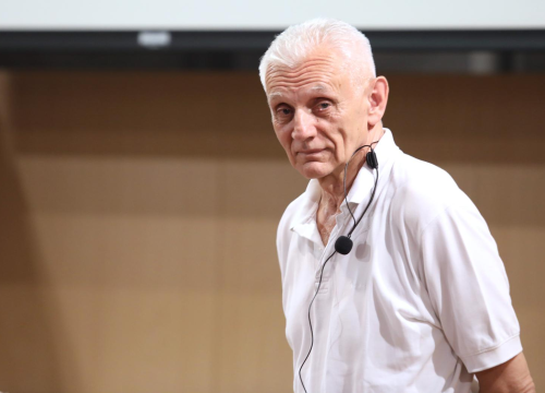 Fizičar Miroslav Dorešić na predavanju o kvantnoj mehanici: 'Srednjoškolska znanost stala na 19. stoljeću i Tesli'