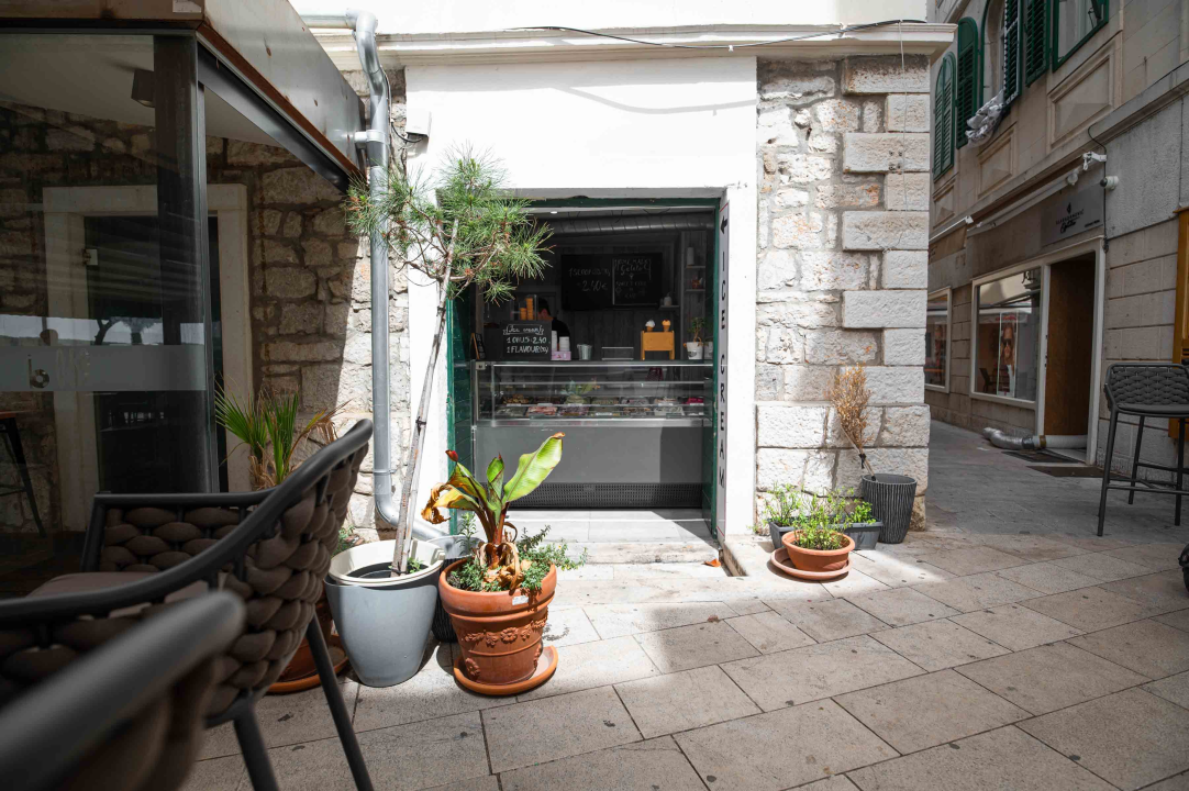 Kugla sladoleda za samo jedan euro u B059 na šibenskoj rivi!