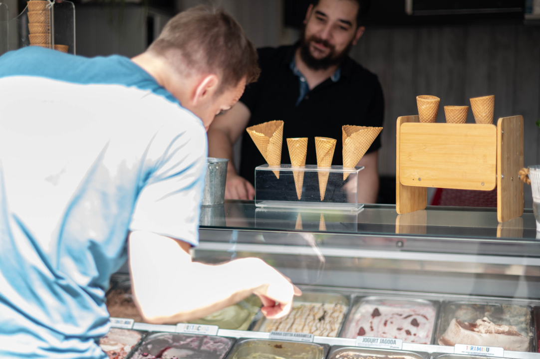 Kugla sladoleda za samo jedan euro u B059 na šibenskoj rivi!