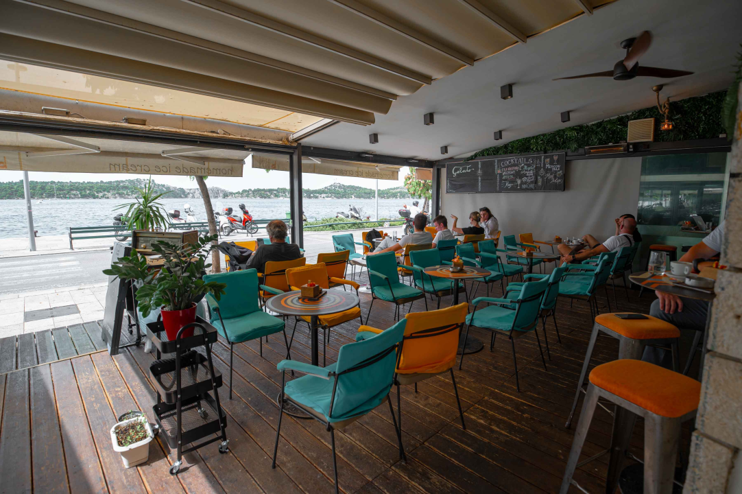 Kugla sladoleda za samo jedan euro u B059 na šibenskoj rivi!