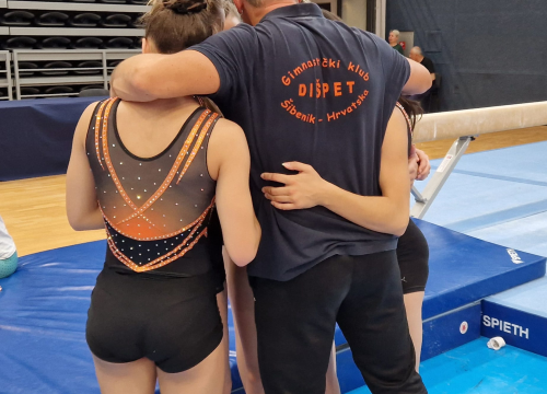 Fotografija 6 - Lucija Vlahov prvakinja Hrvatske u gimnastičkom višeboju, Roko Zorić i mlađe seniorke Dišpeta brončani