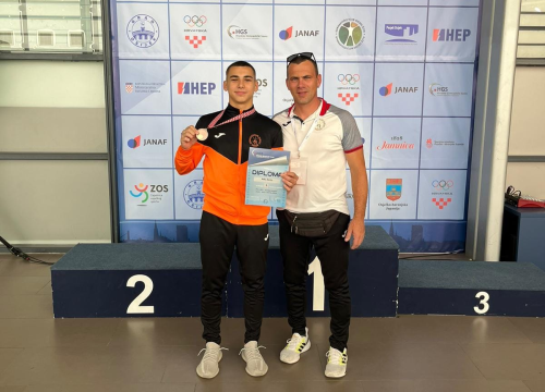 Fotografija 3 - Lucija Vlahov prvakinja Hrvatske u gimnastičkom višeboju, Roko Zorić i mlađe seniorke Dišpeta brončani