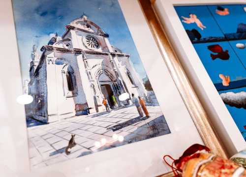 Fotografija 10 - Za žene koje ne robuju trendovima: U Galeriju Juraj Dalmatinac stigla ljetna kolekcija Zorana Mrvoša