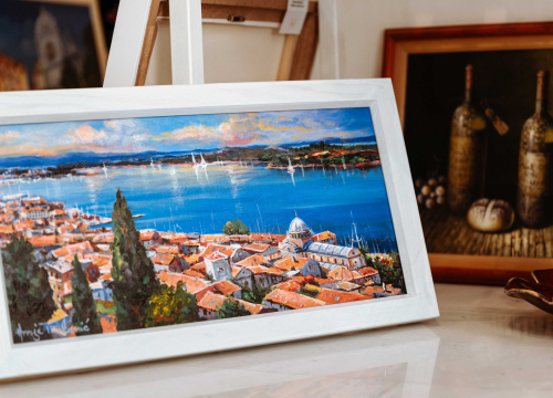 Fotografija 19 - Za žene koje ne robuju trendovima: U Galeriju Juraj Dalmatinac stigla ljetna kolekcija Zorana Mrvoša