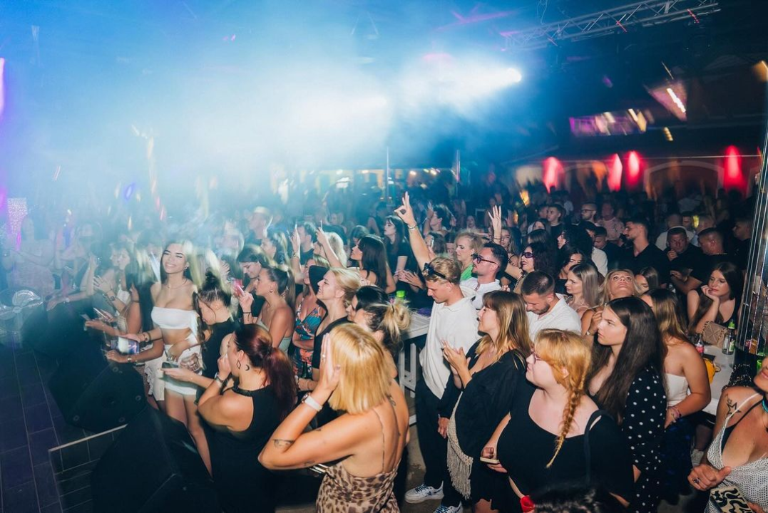 Trendi sunčane naočale IZIPIZI pronađite u trgovini M.A.G.-D.D.!