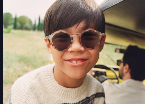 Fotografija 7 - Trendi sunčane naočale IZIPIZI pronađite u trgovini M.A.G.-D.D.!