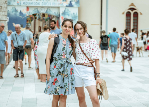 Fotografija 6 - Čim padne žega turisti preplave šibenske kale, a novinari idu po reportažu. Tako smo i mi...