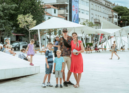 Fotografija 4 - Čim padne žega turisti preplave šibenske kale, a novinari idu po reportažu. Tako smo i mi...