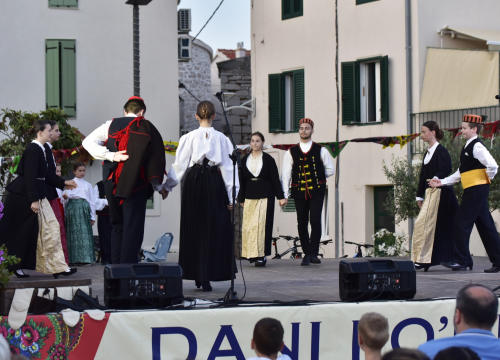Fotografija 16 - Manifestacijom koja je okupila 500 sudionika Betinjani pokazali ljubav prema tradiciji