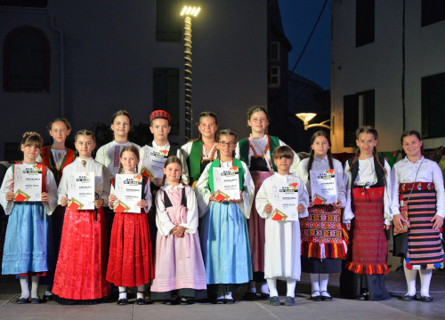 Fotografija 20 - Manifestacijom koja je okupila 500 sudionika Betinjani pokazali ljubav prema tradiciji