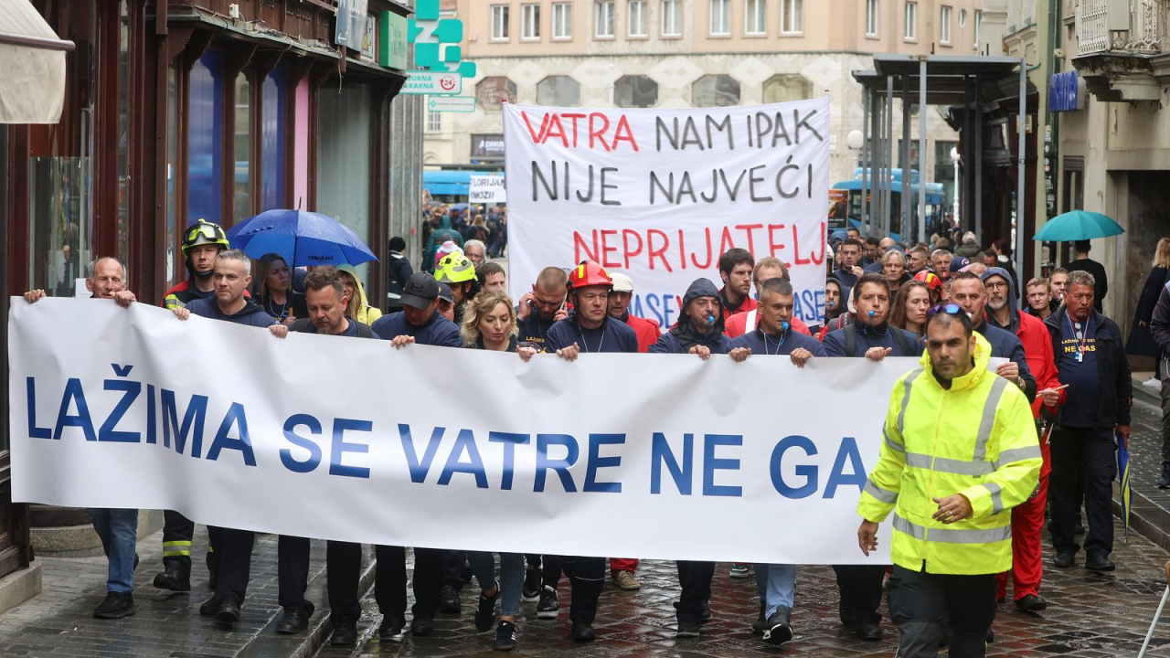 Hrvatsku bi usred sezone požara mogao dočekati štrajk vatrogasaca, problem su plaće