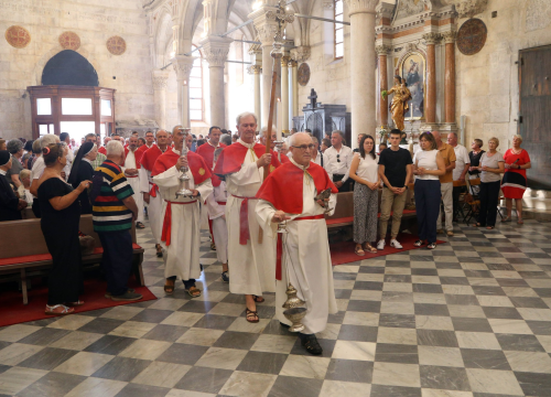 Fotografija 5 - Biskup Ivas proslavio šezdesetu obljetnicu svećeništva