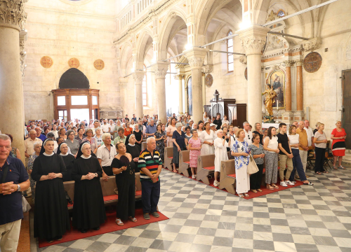 Fotografija 7 - Biskup Ivas proslavio šezdesetu obljetnicu svećeništva
