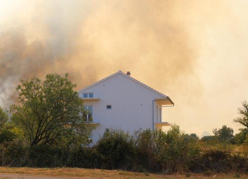 Fotografija 5 - Preko 120 vatrogasaca bori se s požarom: 'Postoji šansa da se proširi u pravcu Dubravica i NP Krka'