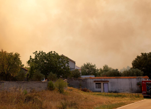 Fotografija 8 - Preko 120 vatrogasaca bori se s požarom: 'Postoji šansa da se proširi u pravcu Dubravica i NP Krka'