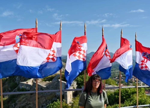 Fotografija 7 - Svečanost na Kninskoj tvrđavi: Vijore se hrvatski barjaci u znak Dana pobjede