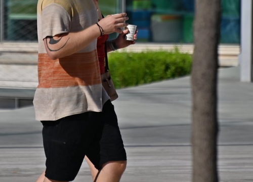 Fotografija 10 - Lagani materijali i ludi uzorci: Evo što se po Šibeniku sve nosilo ovih dana