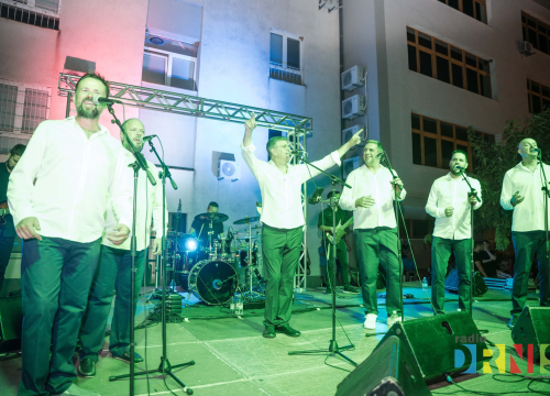 Fotografija 7 - Drniška fešta: Drnišani i njihovi gosti feštali na koncertu Rišpeta