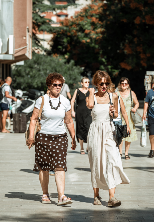 Ljetne haljine i vibrantne boje: Evo što se sve nosilo ovih dana po Šibeniku