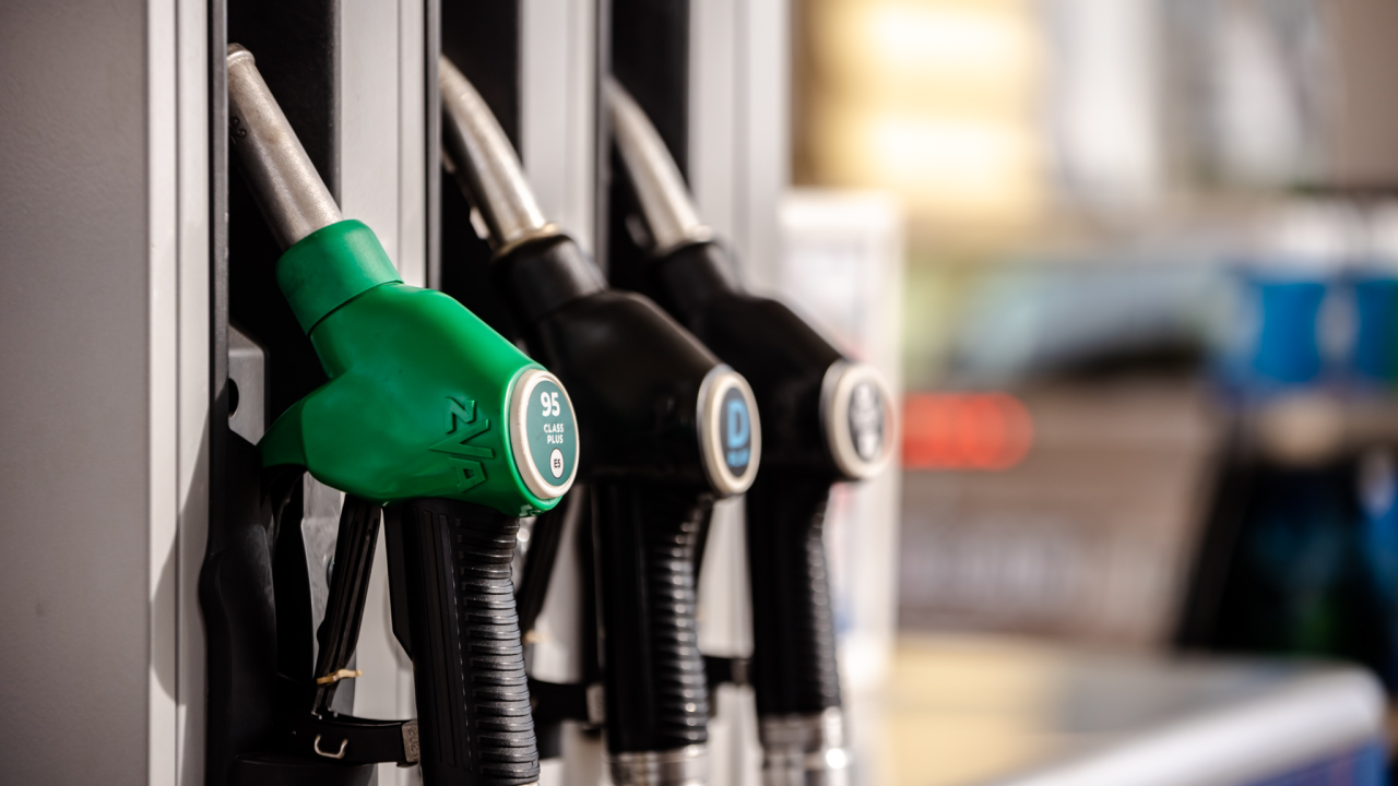 Pojeftinjuju benzin i dizel: Od utorka niže cijene goriva