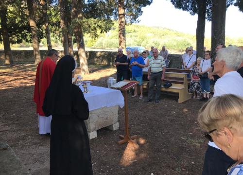 Fotografija 2 - Župljani Vodica proslavili blagdan Mučeništva sv. Ivana Krstitelja