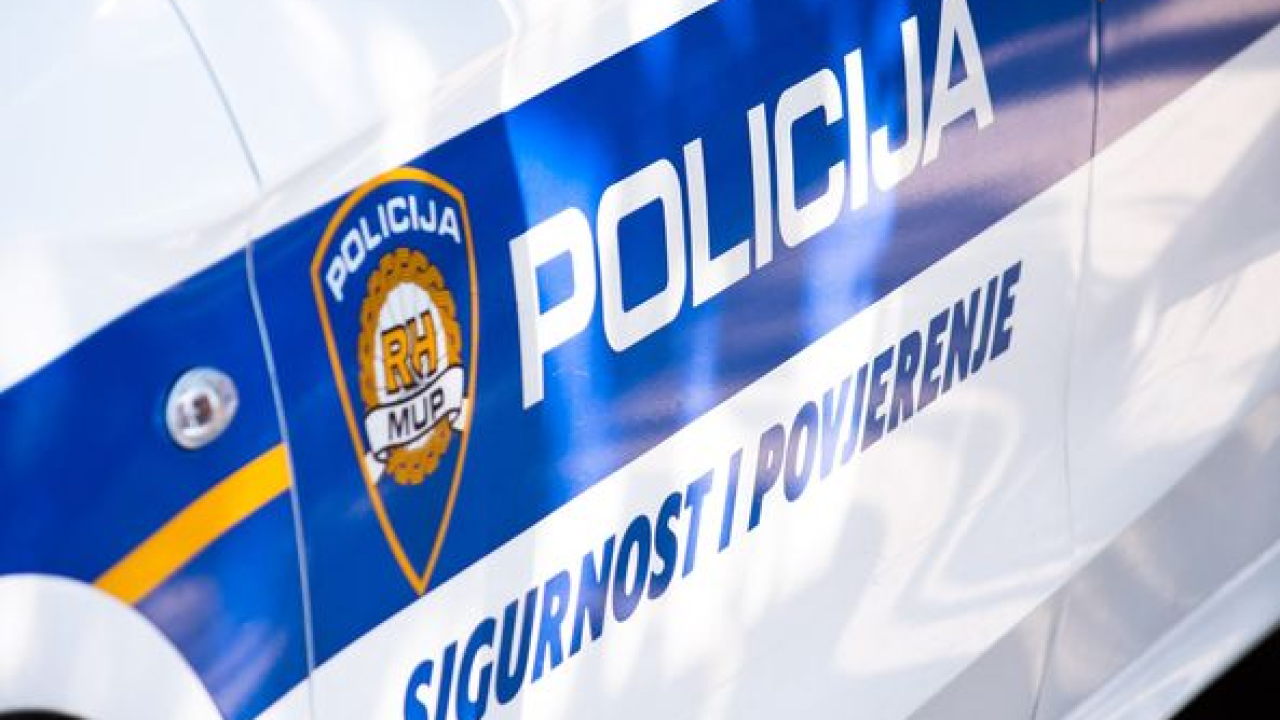 Vozač pod utjecajem alkohola namjeravao voziti učenike na izlet