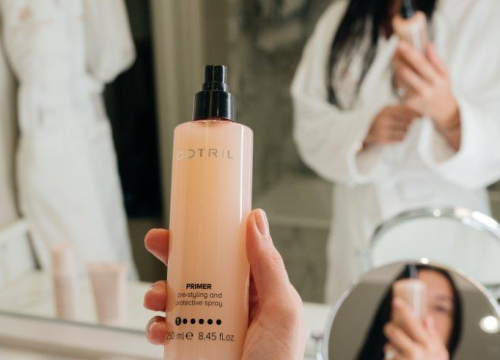 Fotografija 9 - Glamurozna Iva Jerković zasjala na crvenom tepihu Venezia Film Festivala uz Cotril