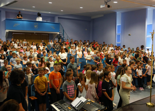 Fotografija 5 - Biskup Rogić predvodio misno slavlje u Katoličkoj školi u Šibeniku