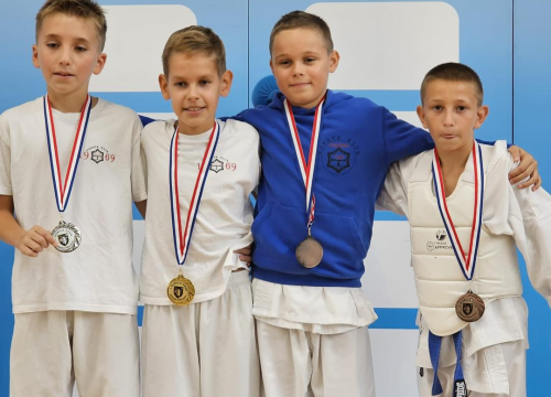 Fotografija 3 - Karatekama vodičkog Okita šest medalja iz Velike Gorice