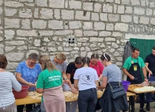 Fotografija 16 - Slavonski duh u srcu Dalmacije: Druženje uz čvarke i čobanac u Tribunju