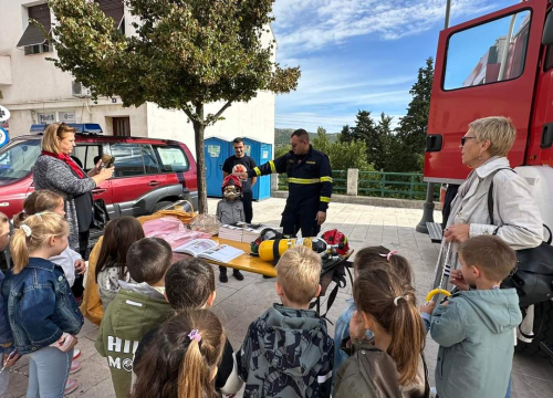 Fotografija 17 - U punoj spremi održana smotra operativnih snaga civilne zaštite Grada Drniša