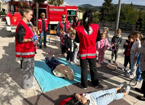 Fotografija 15 - U punoj spremi održana smotra operativnih snaga civilne zaštite Grada Drniša