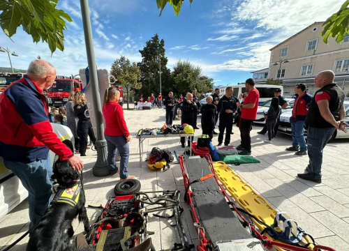 Fotografija 5 - U punoj spremi održana smotra operativnih snaga civilne zaštite Grada Drniša