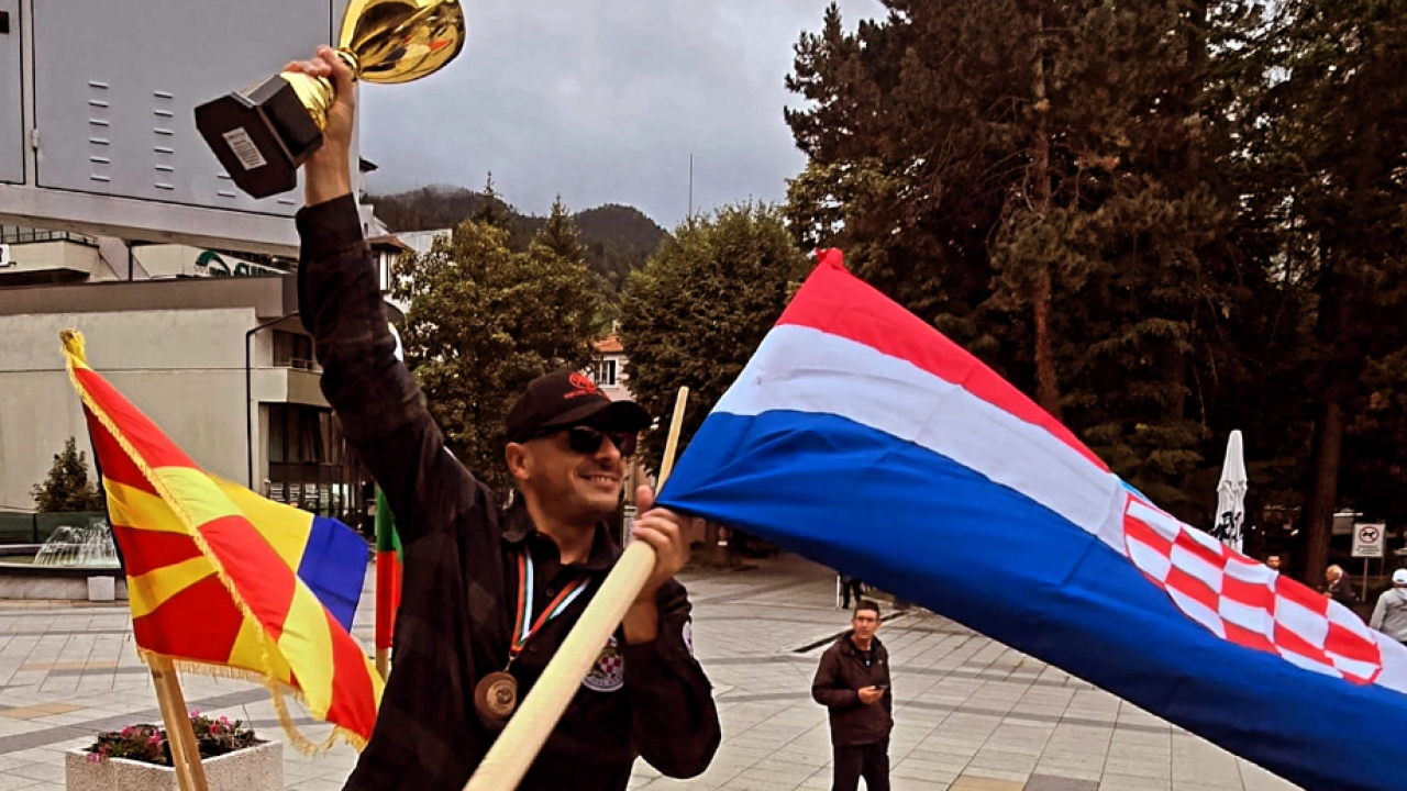 Kninjanin Šiljeg brončani na Jadransko-podunavskom kupu