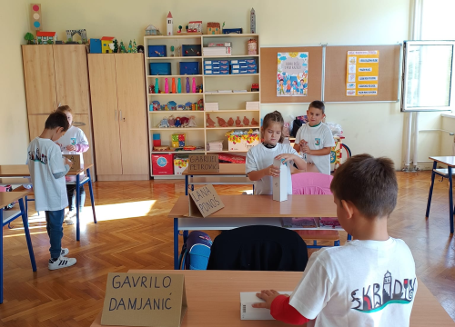 Fotografija 3 - U povodu Dana Grada, skradinski prvašići dobili poklone
