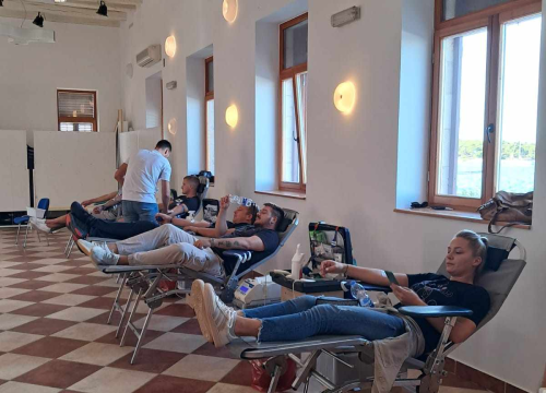 Fotografija 3 - U akciji darivanja krvi u Rogoznici prikupljene 33 doze