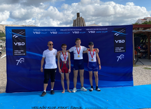 Fotografija 6 - Najmlađi krkaši veslali na Pagu i vratili se sa zlatom, srebrom i broncom