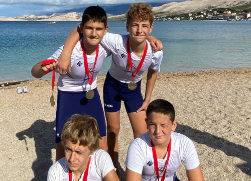 Fotografija 4 - Najmlađi krkaši veslali na Pagu i vratili se sa zlatom, srebrom i broncom