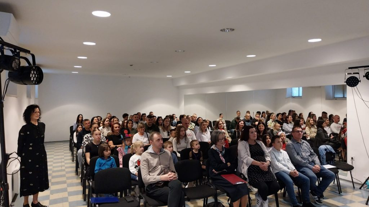 U Kninu predstavljena knjiga za djecu 'Roda i voda'