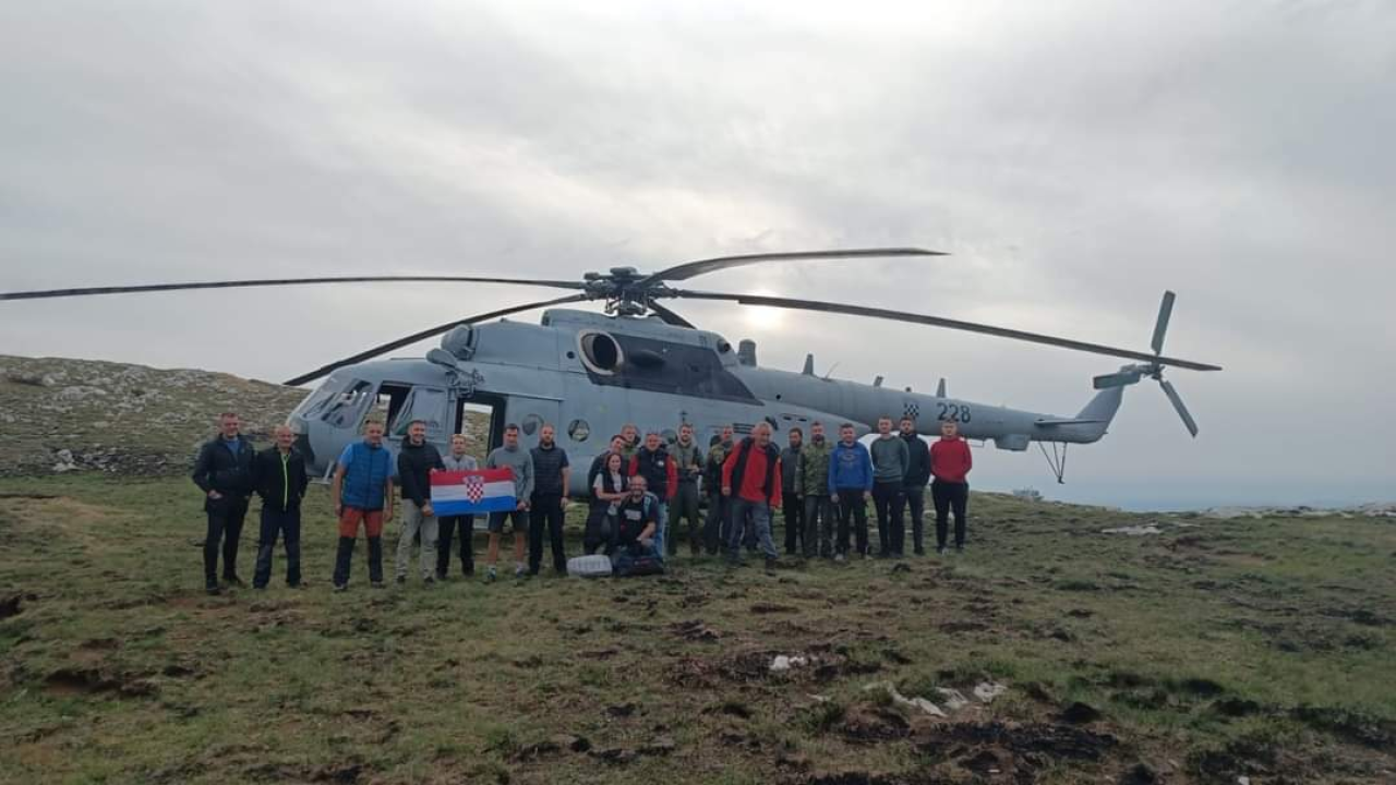 Volonteri na Dinari uređivali najviše planinarsko sklonište u Hrvatskoj