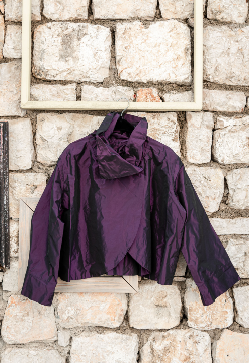 U Galeriji Juraj Dalmatinac ulovite umjetnine poznatih hrvatskih slikara po odličnim cijenama!