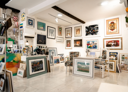 U Galeriji Juraj Dalmatinac ulovite umjetnine poznatih hrvatskih slikara po odličnim cijenama!
