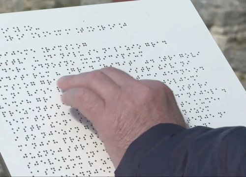 Slijepe i slabovidne osobe u šibenskom muzeju dodirom mogu istraživati dio baštine