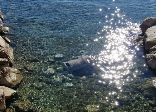 Vandalski ispadi na šetnici Vodice - Tribunj: Kante za smeće završile u moru