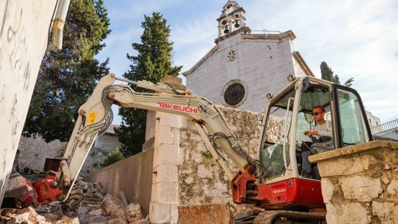 U Ulici sv. Spasa u tijeku sanacija zida koji je ugrožavao sigurnost prolaznika