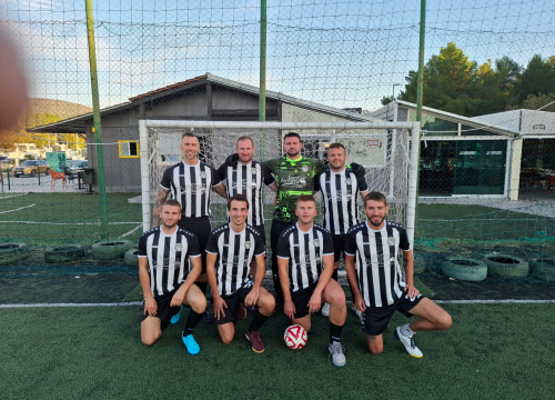 Elektro Burić vodeći u šibenskoj mininogometnoj ligi, Mandalina prva kod veterana