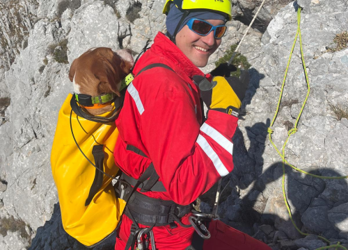 Fotografija 3 - Šibenski HGSS-ovci spasili dva lovačka psa na surovom terenu Dinare