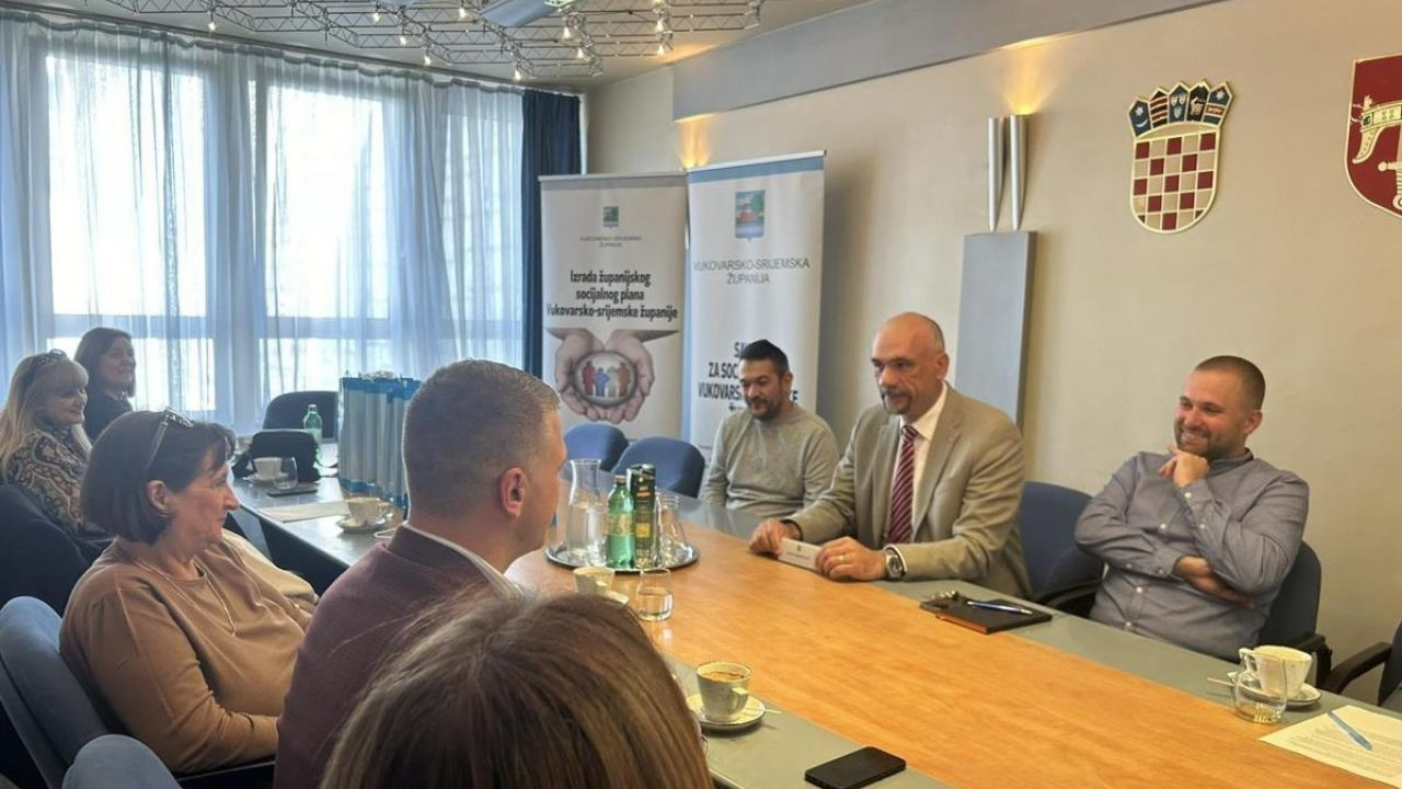 Članovi savjeta za socijalnu skrb Vukovarsko-srijemske županije u Šibeniku razmijenili iskustva u izradi socijalnih planova